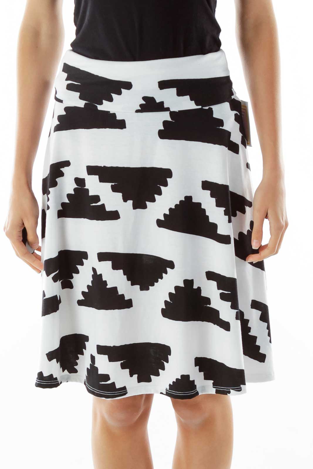White Black Flared Print Skirt Front