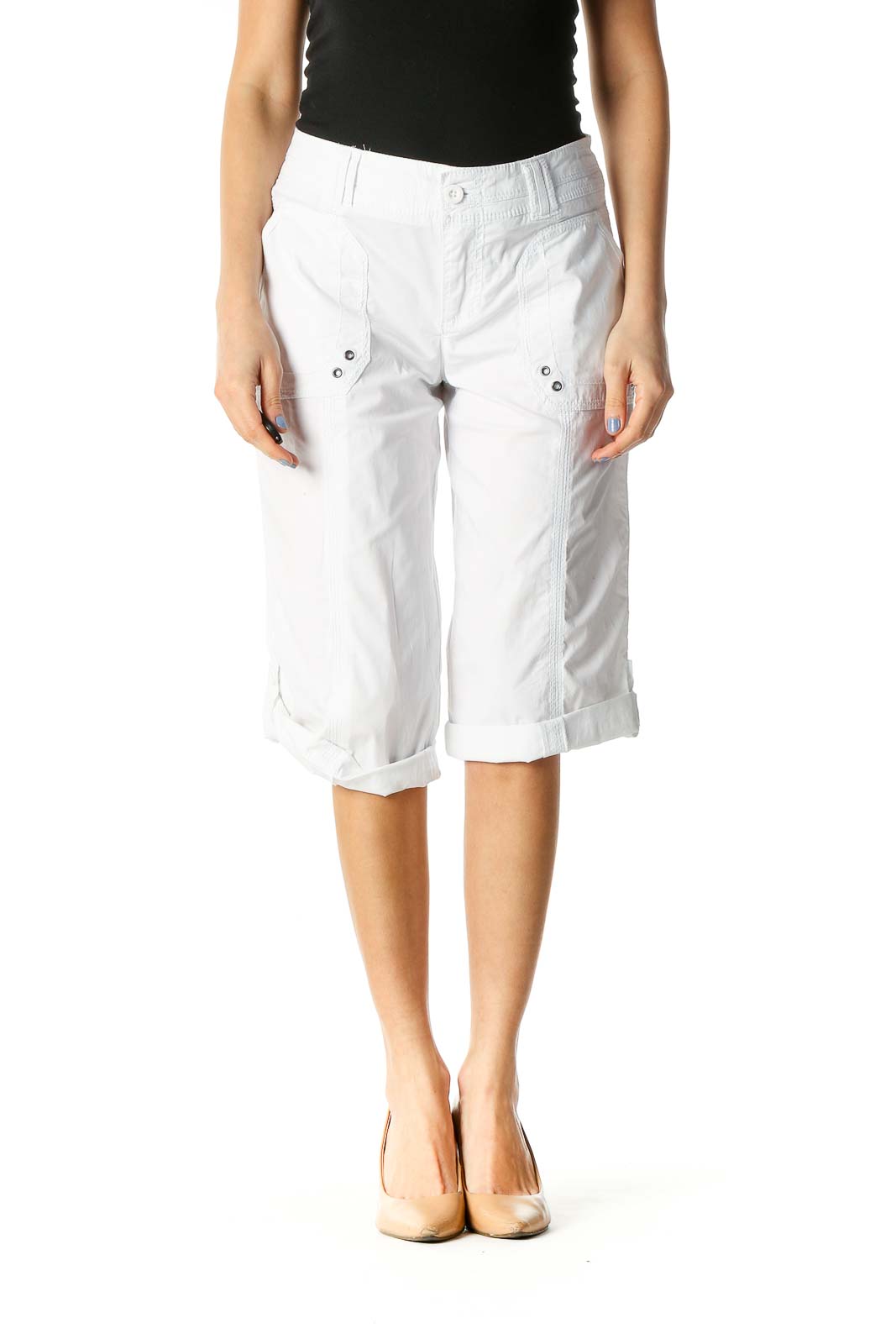 White Solid Casual Shorts Front