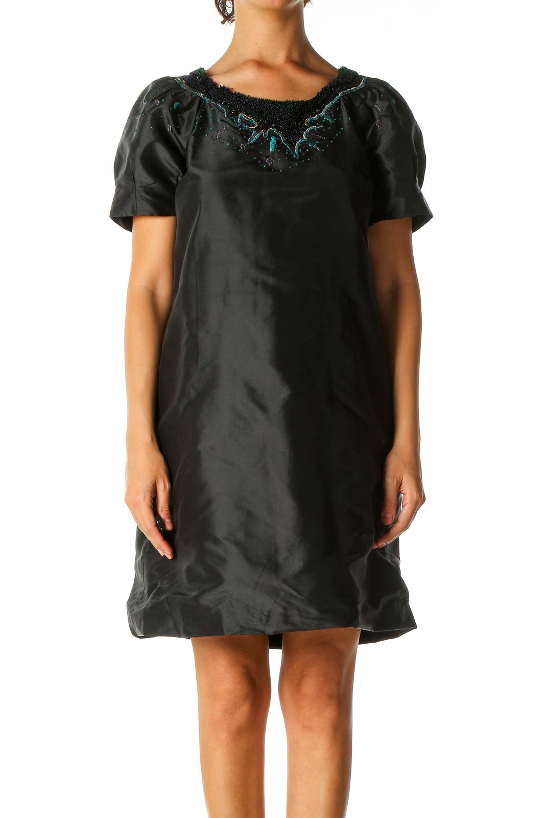 Black Solid Chic Shift Dress Front