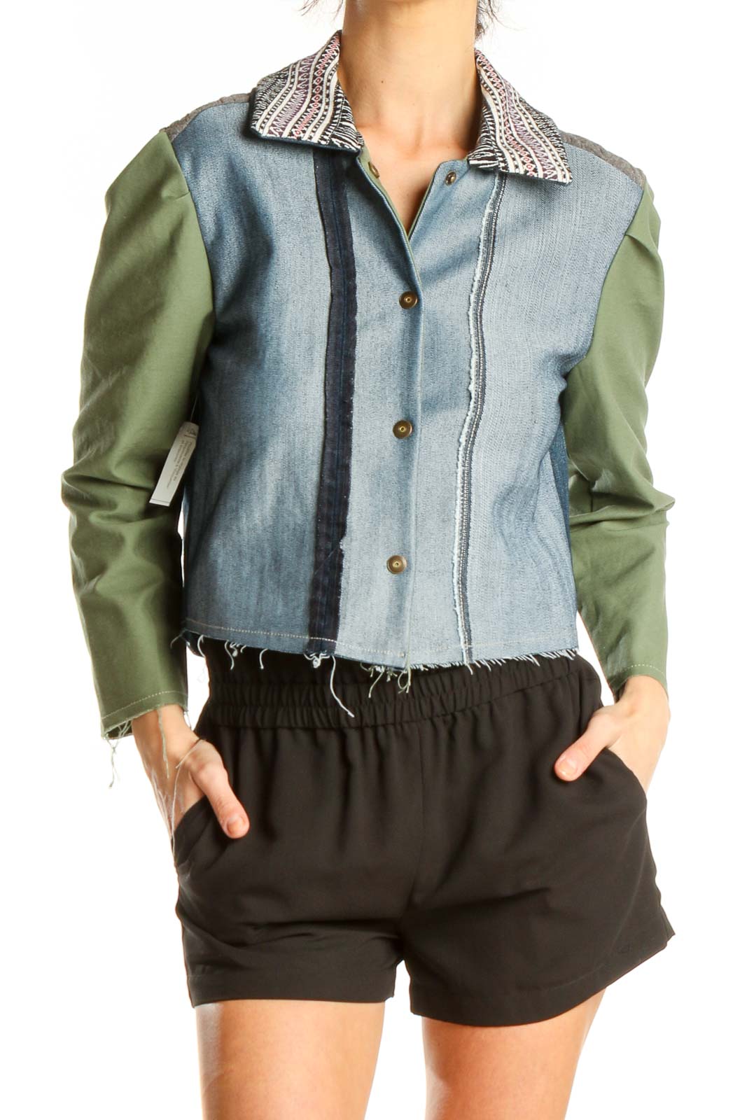 Reworked: Cropped jacket with raw finish, army green sleeves, snap buttons (XS-M) Front