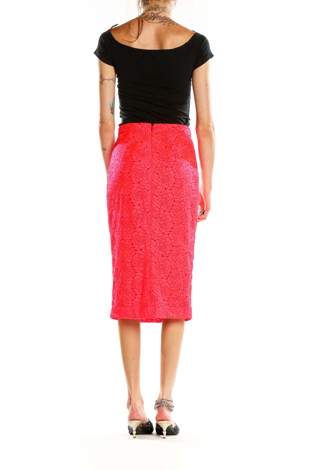 Pink pencil outlet skirt with lace