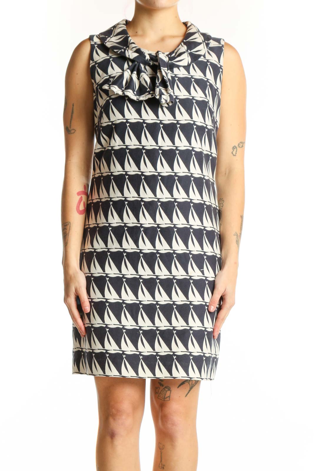 Black and White Geometric Print Shift Dress Front